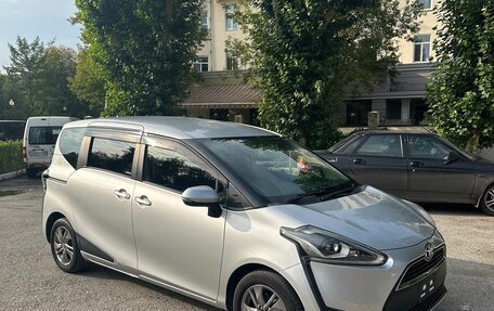 Toyota Sienta II, 2016 год, 1 380 000 рублей, 2 фотография