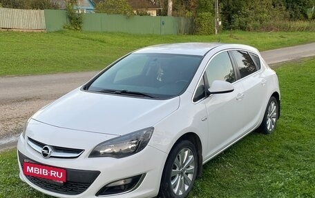 Opel Astra J, 2015 год, 890 000 рублей, 2 фотография