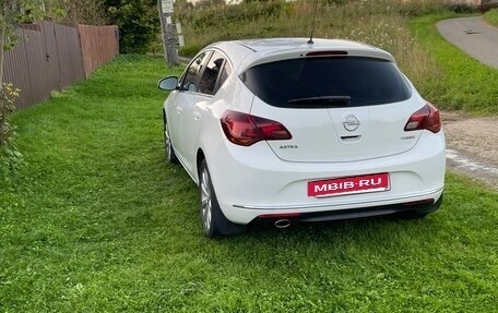 Opel Astra J, 2015 год, 890 000 рублей, 3 фотография