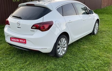 Opel Astra J, 2015 год, 890 000 рублей, 4 фотография