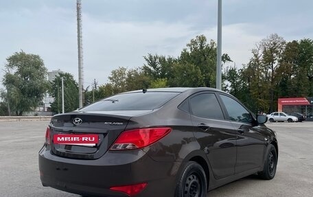 Hyundai Solaris II рестайлинг, 2015 год, 830 000 рублей, 3 фотография