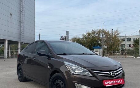 Hyundai Solaris II рестайлинг, 2015 год, 830 000 рублей, 2 фотография