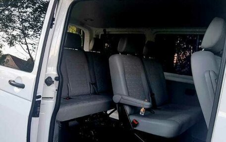 Volkswagen Transporter T5 рестайлинг, 2012 год, 1 680 000 рублей, 4 фотография