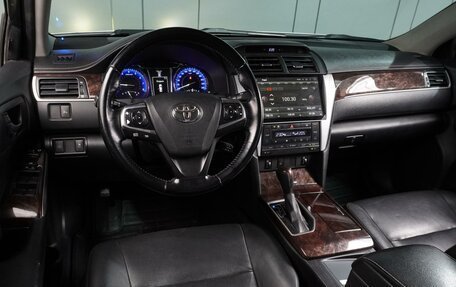 Toyota Camry, 2016 год, 1 889 000 рублей, 6 фотография