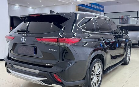 Toyota Highlander, 2021 год, 3 750 000 рублей, 4 фотография