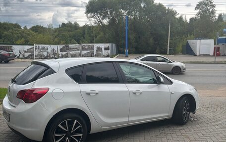 Opel Astra J, 2012 год, 600 000 рублей, 3 фотография