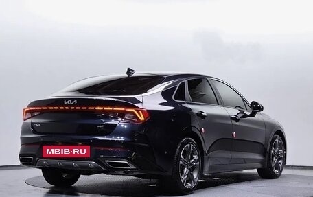 KIA K5, 2022 год, 1 800 100 рублей, 2 фотография