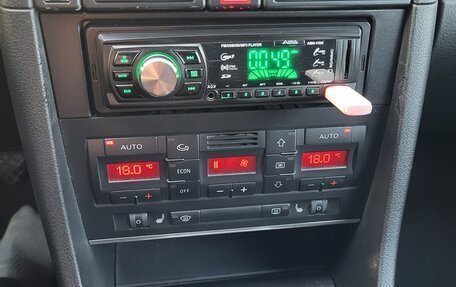 Audi A4, 2004 год, 490 000 рублей, 4 фотография