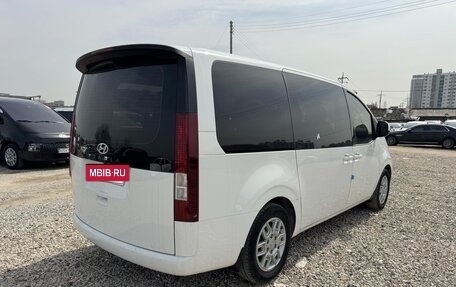 Hyundai Staria, 2022 год, 4 199 999 рублей, 5 фотография