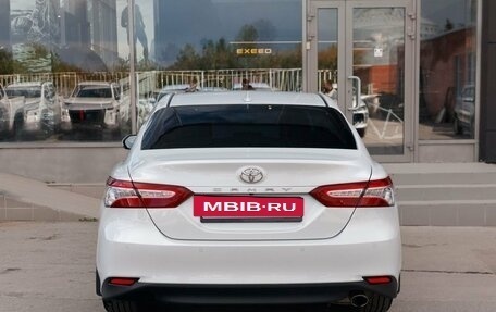 Toyota Camry, 2021 год, 3 600 000 рублей, 6 фотография