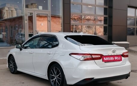 Toyota Camry, 2021 год, 3 600 000 рублей, 7 фотография