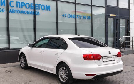 Volkswagen Jetta VI, 2013 год, 1 010 000 рублей, 3 фотография