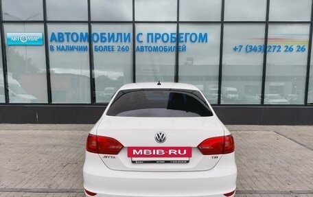 Volkswagen Jetta VI, 2013 год, 1 010 000 рублей, 4 фотография