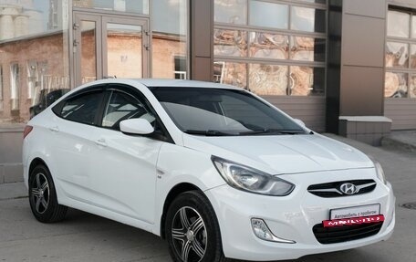 Hyundai Solaris II рестайлинг, 2011 год, 800 000 рублей, 3 фотография