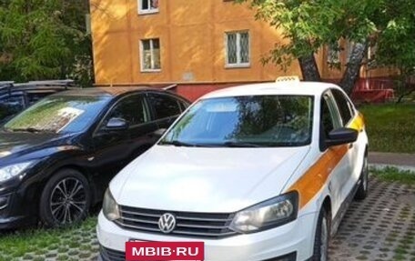 Volkswagen Polo VI (EU Market), 2017 год, 450 000 рублей, 2 фотография