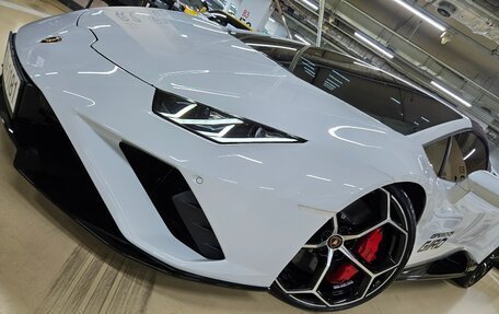 Lamborghini Huracán, 2022 год, 235 450 000 рублей, 2 фотография