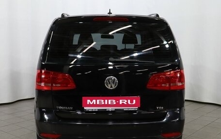 Volkswagen Touran III, 2011 год, 918 000 рублей, 5 фотография