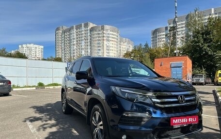 Honda Pilot III рестайлинг, 2018 год, 3 550 000 рублей, 2 фотография