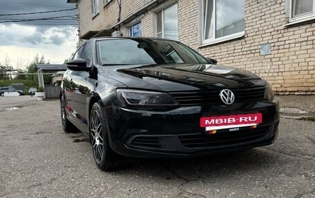 Volkswagen Jetta VI, 2012 год, 900 000 рублей, 2 фотография
