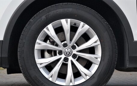 Volkswagen Tiguan II, 2020 год, 2 410 000 рублей, 11 фотография