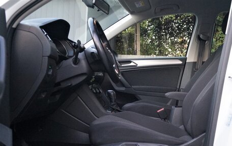 Volkswagen Tiguan II, 2020 год, 2 410 000 рублей, 15 фотография