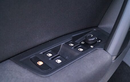 Volkswagen Tiguan II, 2020 год, 2 410 000 рублей, 16 фотография