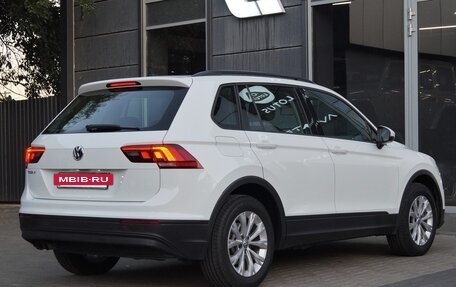 Volkswagen Tiguan II, 2020 год, 2 410 000 рублей, 7 фотография