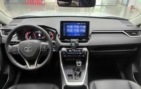 Toyota RAV4, 2021 год, 2 699 777 рублей, 9 фотография