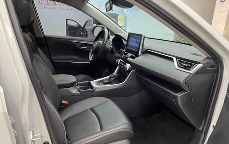 Toyota RAV4, 2021 год, 2 699 777 рублей, 10 фотография