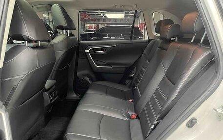 Toyota RAV4, 2021 год, 2 699 777 рублей, 12 фотография