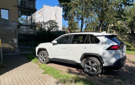 Toyota RAV4, 2020 год, 3 600 000 рублей, 2 фотография