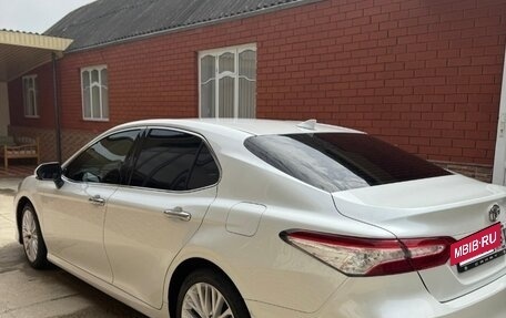 Toyota Camry, 2019 год, 2 850 000 рублей, 3 фотография