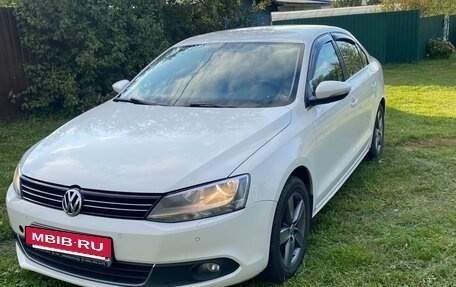 Volkswagen Jetta VI, 2013 год, 1 100 000 рублей, 3 фотография