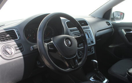Volkswagen Polo VI (EU Market), 2015 год, 850 000 рублей, 17 фотография