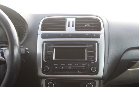 Volkswagen Polo VI (EU Market), 2015 год, 850 000 рублей, 16 фотография