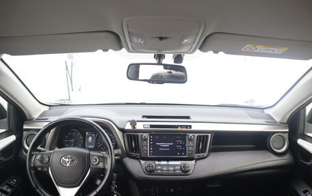 Toyota RAV4, 2016 год, 2 450 000 рублей, 14 фотография