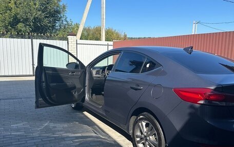 Hyundai Elantra VI рестайлинг, 2017 год, 1 800 000 рублей, 5 фотография