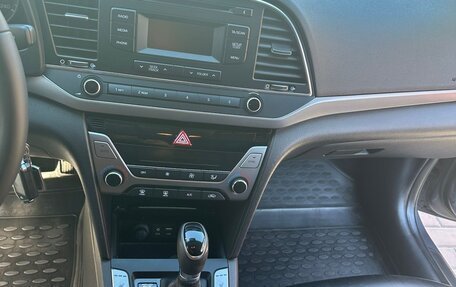 Hyundai Elantra VI рестайлинг, 2017 год, 1 800 000 рублей, 8 фотография