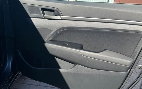 Hyundai Elantra VI рестайлинг, 2017 год, 1 800 000 рублей, 11 фотография