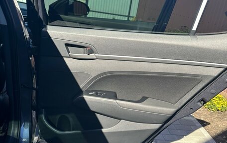 Hyundai Elantra VI рестайлинг, 2017 год, 1 800 000 рублей, 14 фотография