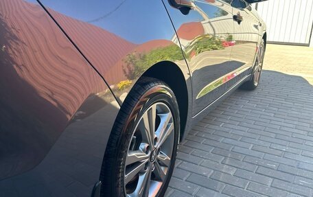 Hyundai Elantra VI рестайлинг, 2017 год, 1 800 000 рублей, 18 фотография