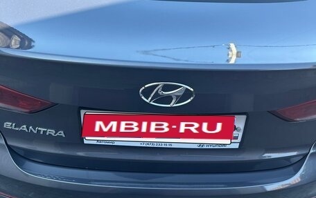 Hyundai Elantra VI рестайлинг, 2017 год, 1 800 000 рублей, 17 фотография