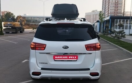 KIA Carnival III, 2018 год, 255 000 000 рублей, 3 фотография
