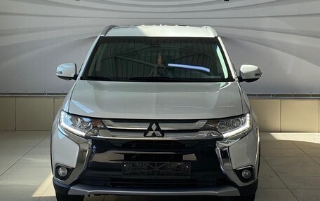 Mitsubishi Outlander III рестайлинг 3, 2017 год, 1 849 000 рублей, 2 фотография