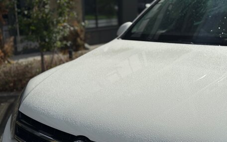 Volkswagen Touareg III, 2011 год, 2 099 000 рублей, 4 фотография
