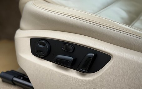 Volkswagen Touareg III, 2011 год, 2 099 000 рублей, 28 фотография