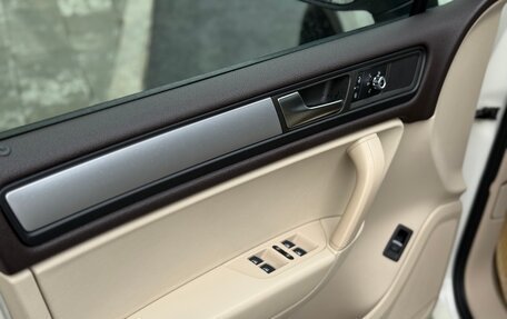 Volkswagen Touareg III, 2011 год, 2 099 000 рублей, 39 фотография