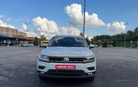 Volkswagen Tiguan II, 2018 год, 2 750 000 рублей, 1 фотография