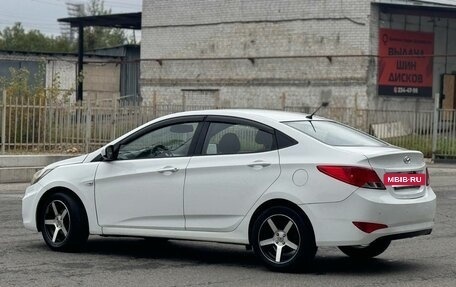 Hyundai Solaris II рестайлинг, 2013 год, 575 000 рублей, 5 фотография