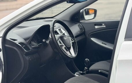 Hyundai Solaris II рестайлинг, 2013 год, 575 000 рублей, 14 фотография